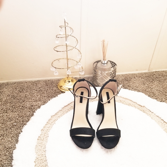 Forever 21 Ankle Strap Heels NWOT - Picture 1 of 6